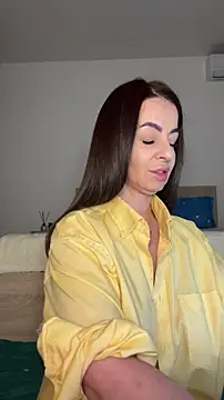 Roxanne Skye online show from October 15, 6:05 pm