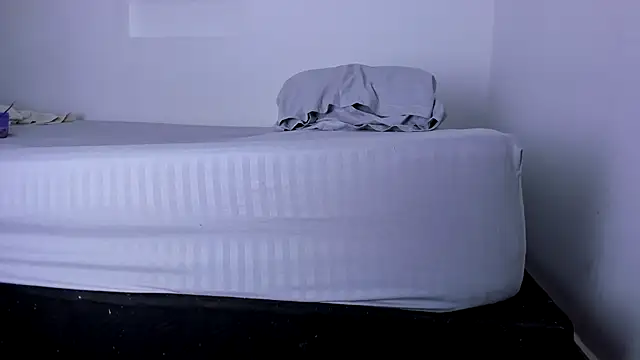 Snapshot of Evelynn_Jones_ chatting on November 12, 1:21 am Evelynn Jones online show from November 12, 1:21 am