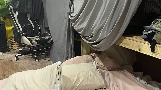 DMcNasty4 online show from February 4, 3:45 am