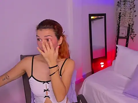 selene boyer online show from December 15, 7:52 pm