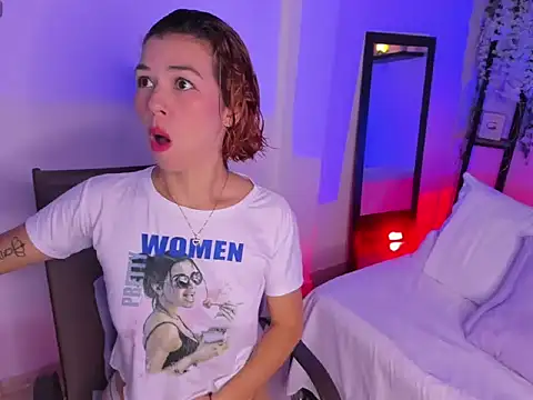 Snapshot of selene_boyer chatting on December 19, 9:06 pm selene boyer online show from December 19, 9:06 pm