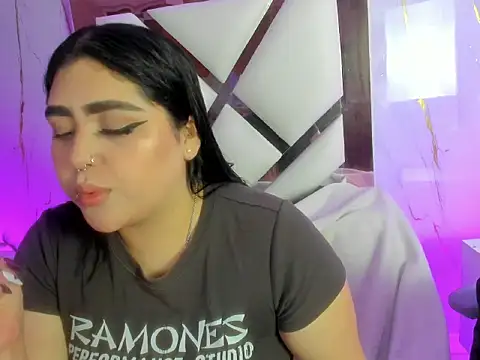 im bunny   online show from February 28, 12:05 pm