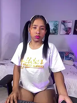 SophieW1 online show from November 6, 12:20 pm