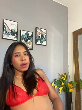 Snapshot of SophieW1 chatting on June 12, 12:25 pm SophieW1 online show from June 12, 12:25 pm