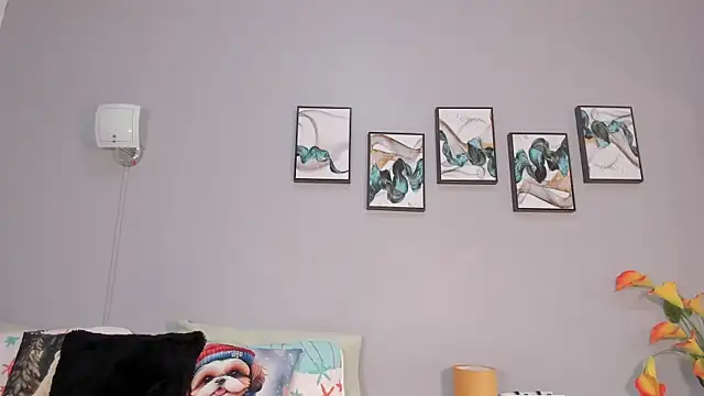 SophieW1 online show from December 3, 12:15 pm