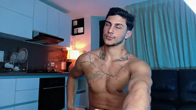 Snapshot of LeoCavalli_ chatting on October 9, 4:40 pm LeoCavalli  online show from October 9, 4:40 pm