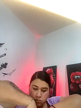 Snapshot of SafiroFer chatting on October 16, 9:01 pm SafiroFer online show from October 16, 9:01 pm