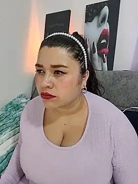 Snapshot of SafiroFer chatting on November 11, 9:09 pm SafiroFer online show from November 11, 9:09 pm