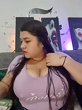 Snapshot of SafiroFer chatting on November 15, 9:08 pm SafiroFer online show from November 15, 9:08 pm