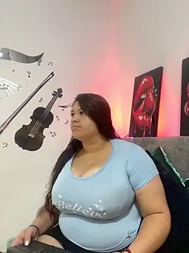 Snapshot of SafiroFer chatting on October 17, 9:05 pm SafiroFer online show from October 17, 9:05 pm