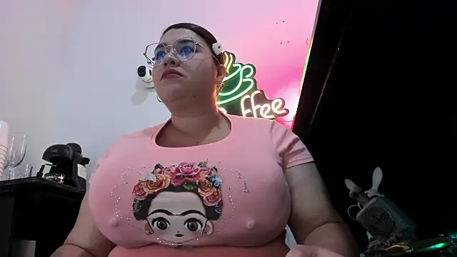 Snapshot of SafiroFer chatting on September 18, 8:56 pm SafiroFer online show from September 18, 8:56 pm