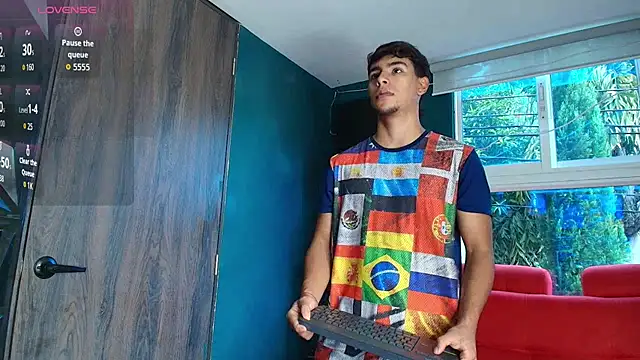 Snapshot of CHR58_ chatting on November 6, 8:35 pm CHR58 online show from November 6, 8:35 pm