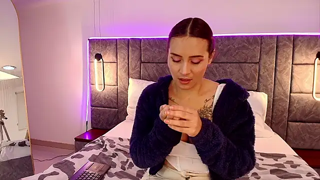 Dakota Megan 69 online show from March 12, 1:15 pm