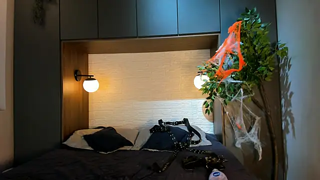 MrJustin  online show from November 8, 7:50 pm