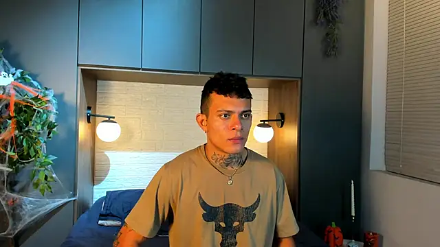 MrJustin  online show from October 25, 9:26 pm