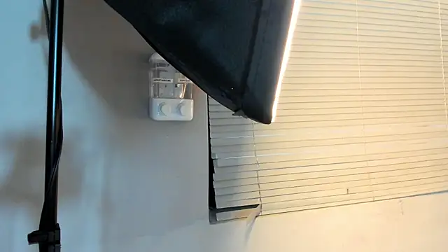 MrJustin  online show from October 26, 8:20 pm