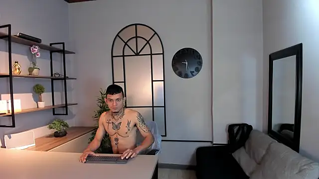 MrJustin  online show from October 20, 8:09 pm