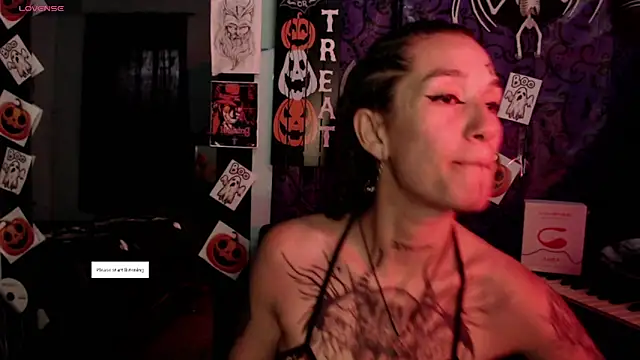 lilithword online show from October 30, 9:01 pm