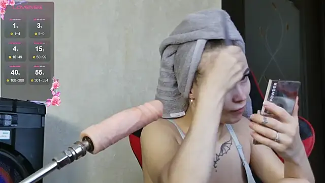 PrettyMegan online show from October 13, 12:29 pm