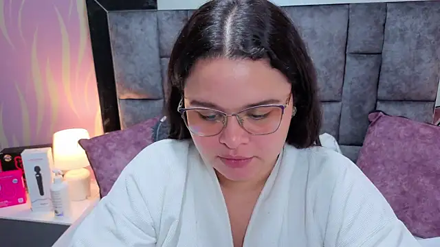 SamanthaPaImer online show from October 9, 8:31 pm