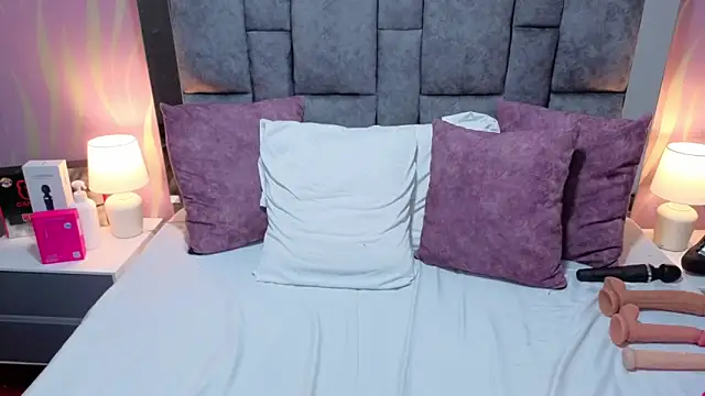 SamanthaPaImer online show from December 1, 4:46 am