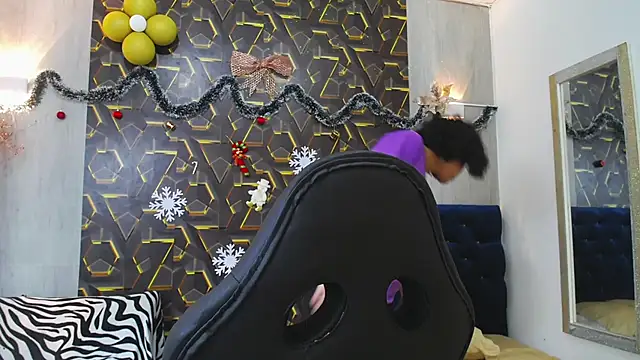 miss leidy  online show from December 2, 2:45 am