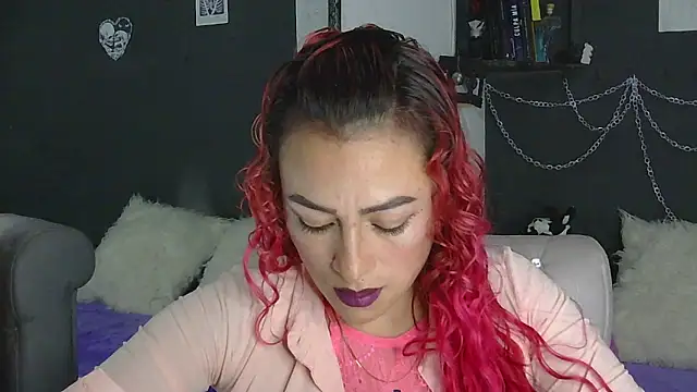 MeganBrown4 online show from May 1, 8:58 pm