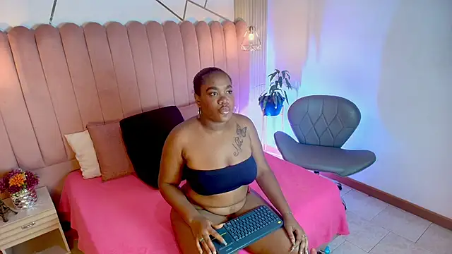 Chloee Miller1 online show from October 10, 2:18 pm