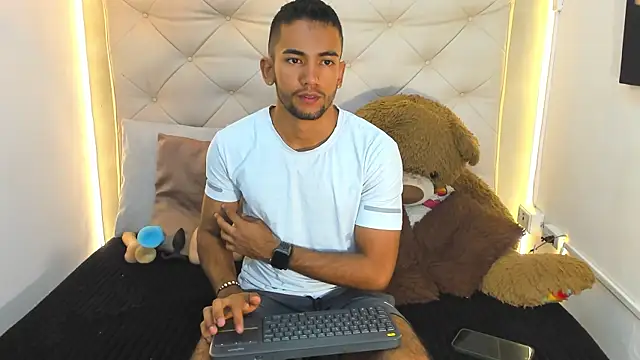 MaicolParker  online show from April 16, 1:45 pm