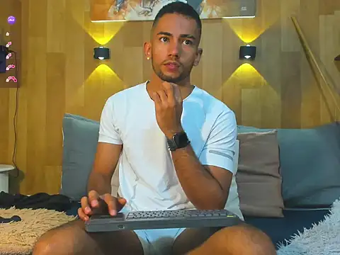 MaicolParker  online show from March 29, 3:35 pm