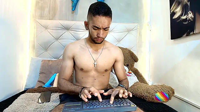 MaicolParker  online show from May 5, 1:25 pm