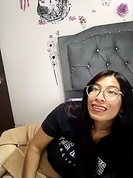 Megan Darcy online show from March 16, 5:04 am