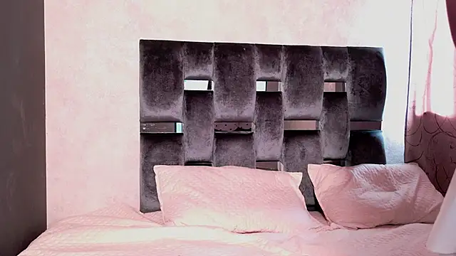 Luna sophya online show from December 2, 8:32 pm