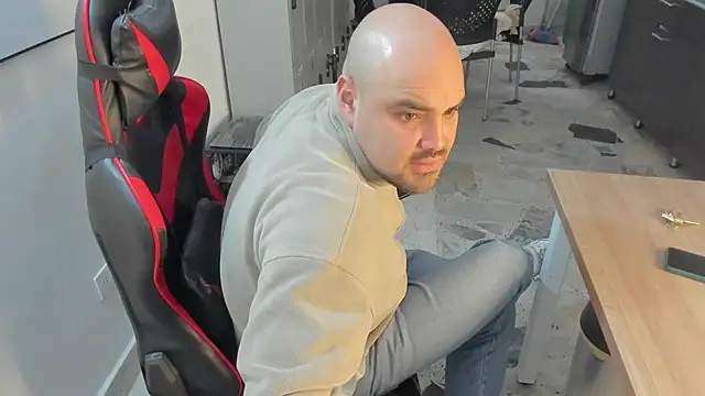 ElianCrow online show from November 28, 9:48 pm