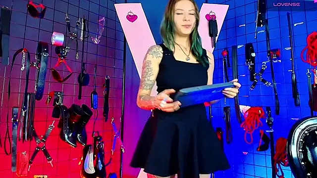 Mr sadistiic  online show from September 18, 3:53 am