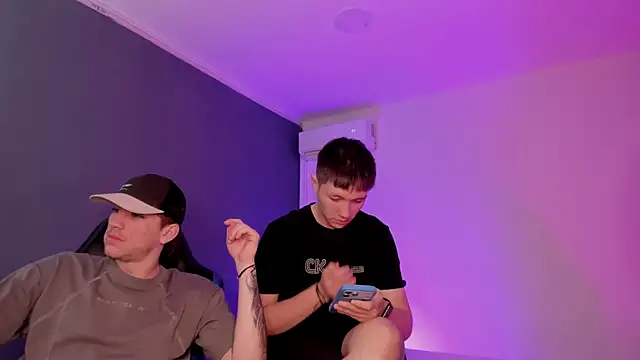 Handsomeboyss19 online show from July 11, 1:22 pm