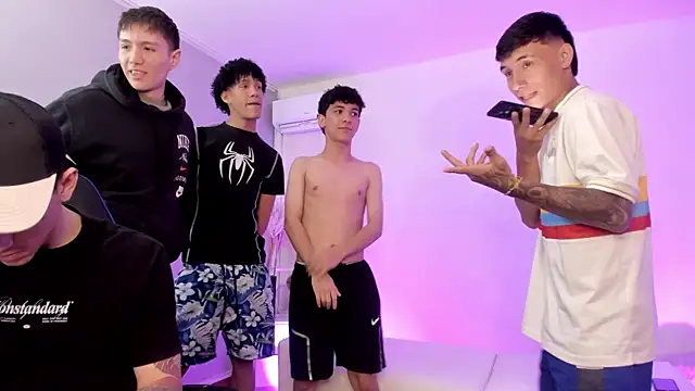 Handsomeboyss19 online show from May 26, 8:51 pm