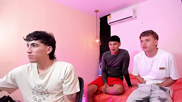 Handsomeboyss19 online show from February 3, 1:49 am