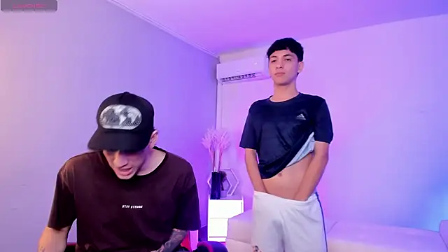 Handsomeboyss19 online show from April 22, 3:35 am