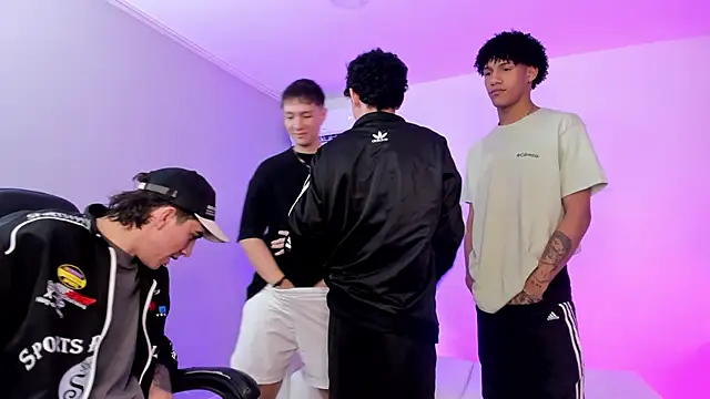 Handsomeboyss19 online show from June 2, 8:20 pm