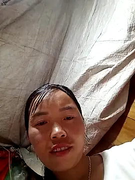 Snapshot of hera-00 chatting on October 7, 2:12 am hera-00 online show from October 7, 2:12 am