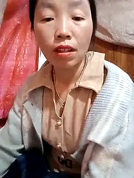 Snapshot of hera-00 chatting on December 1, 12:11 am hera-00 online show from December 1, 12:11 am