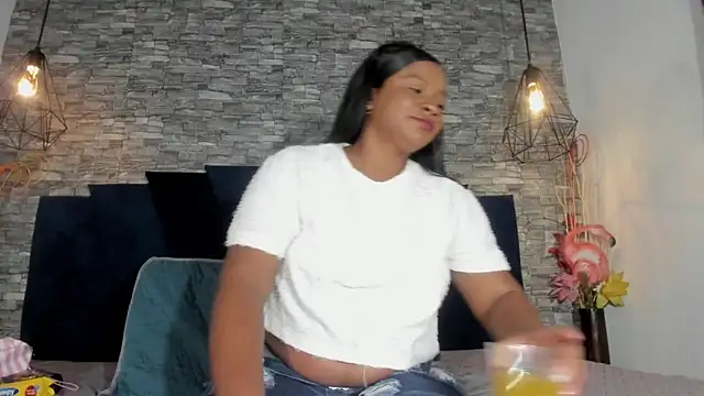 Emily Brown18 online show from December 21, 4:25 am