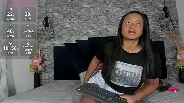 Emily Brown18 online show from December 3, 4:24 am