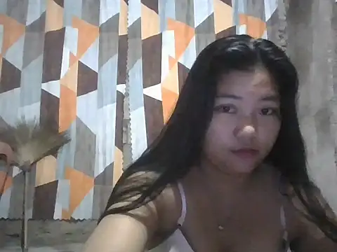 nikki zapphire online show from February 5, 11:33 pm