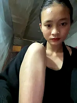 Snapshot of Kieu_xxx chatting on October 18, 2:24 am Kieu xxx online show from October 18, 2:24 am