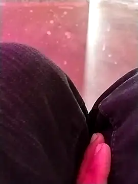 Snapshot of SmartLoda143 chatting on November 6, 10:19 am SmartLoda143 online show from November 6, 10:19 am