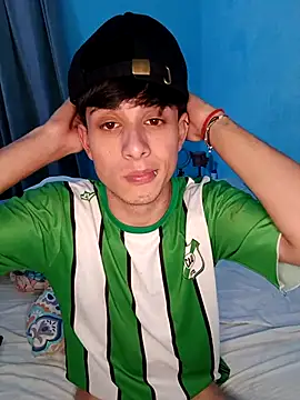 Snapshot of matiatr1112 chatting on November 9, 11:42 pm matiatr1112 online show from November 9, 11:42 pm