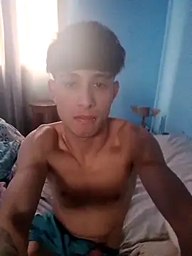 Snapshot of matiatr1112 chatting on December 21, 11:45 am matiatr1112 online show from December 21, 11:45 am