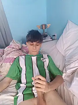 Snapshot of matiatr1112 chatting on December 18, 11:47 am matiatr1112 online show from December 18, 11:47 am